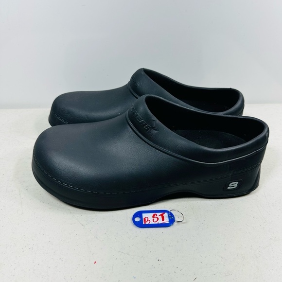 Skechers Men\'s Black Slip-On Loafers size 10 main image 4